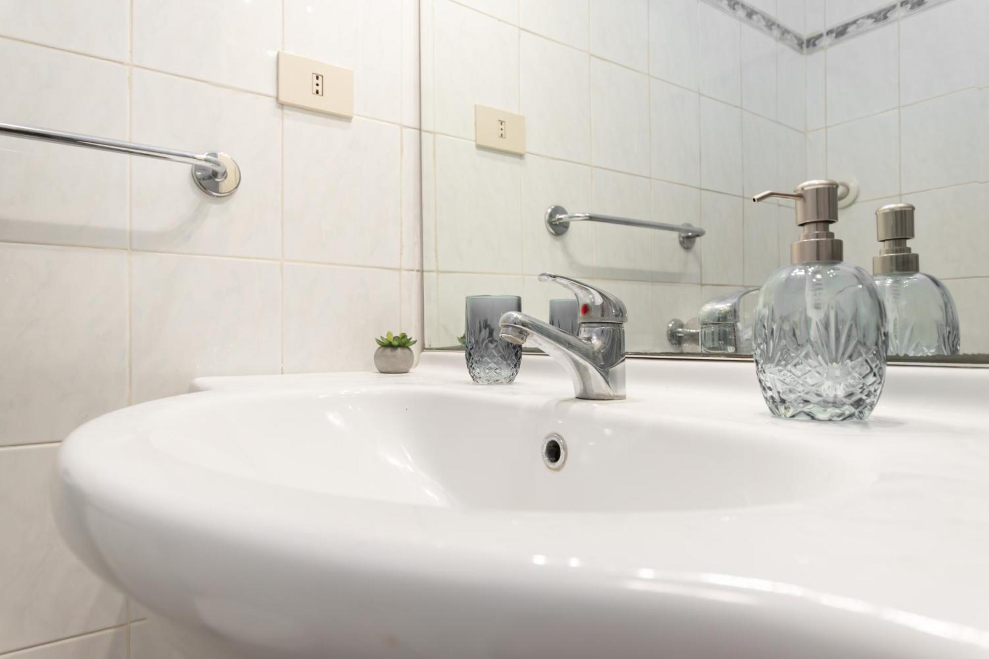 Apartment 9min Centro E Stazione Ferroviaria